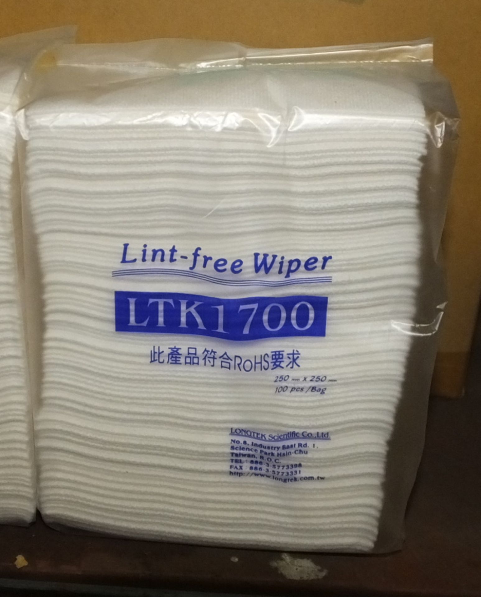 Non-Woven Cleanroom Wipers - 30 bags per box - 100 pieces per bag - 1 box - Image 2 of 2
