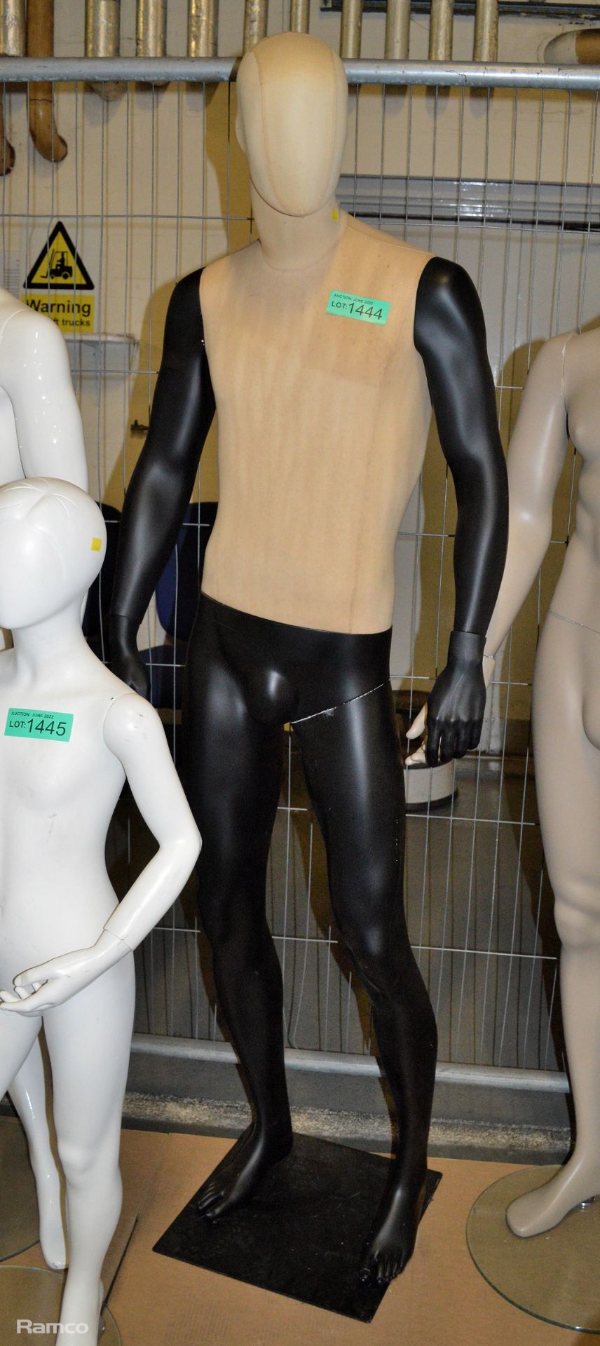 Mannequin - full body male (black/wood effect)