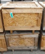 2x Empty wooden crates