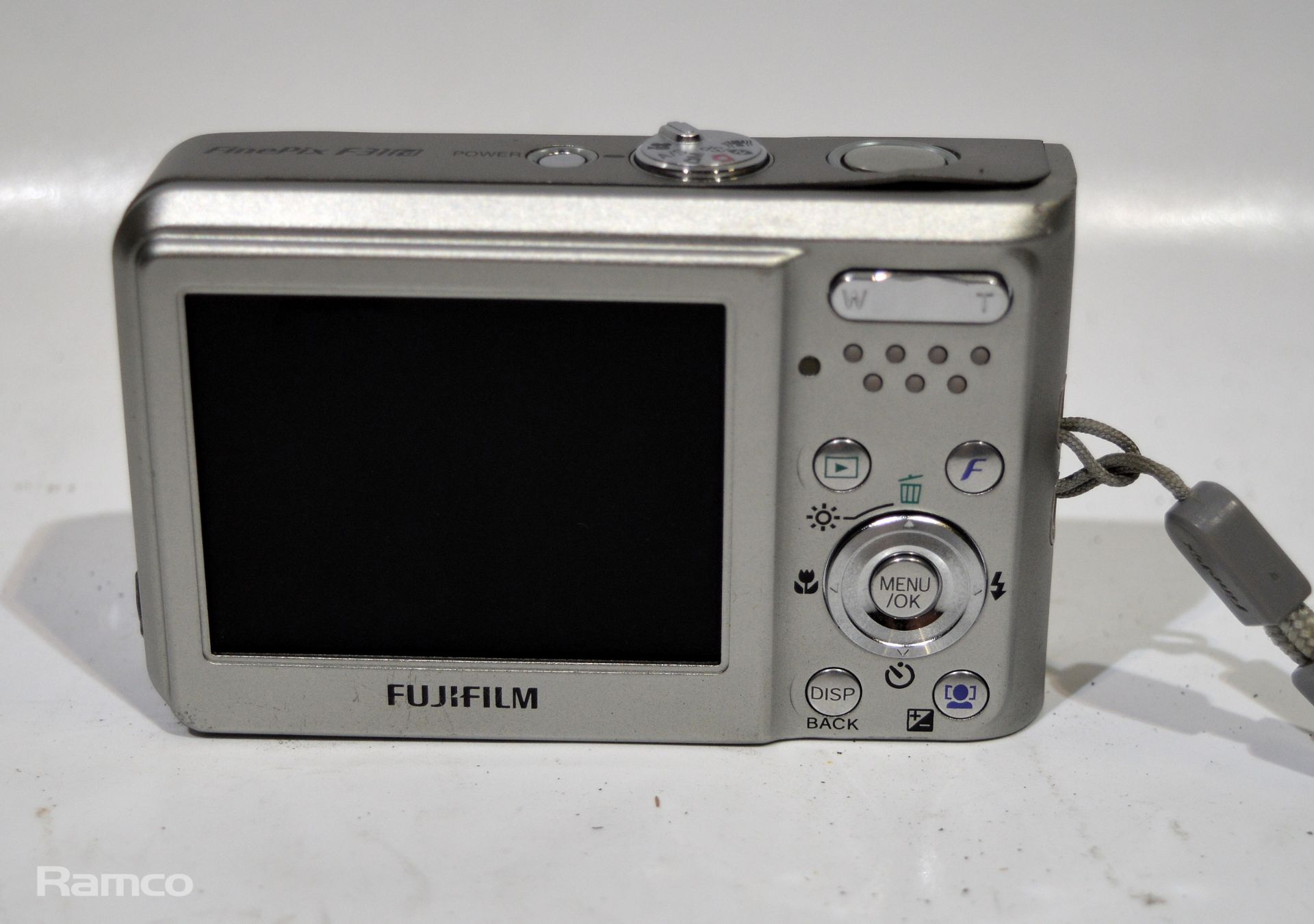 Fujifilm finepix F31fd digital camera - Image 3 of 4