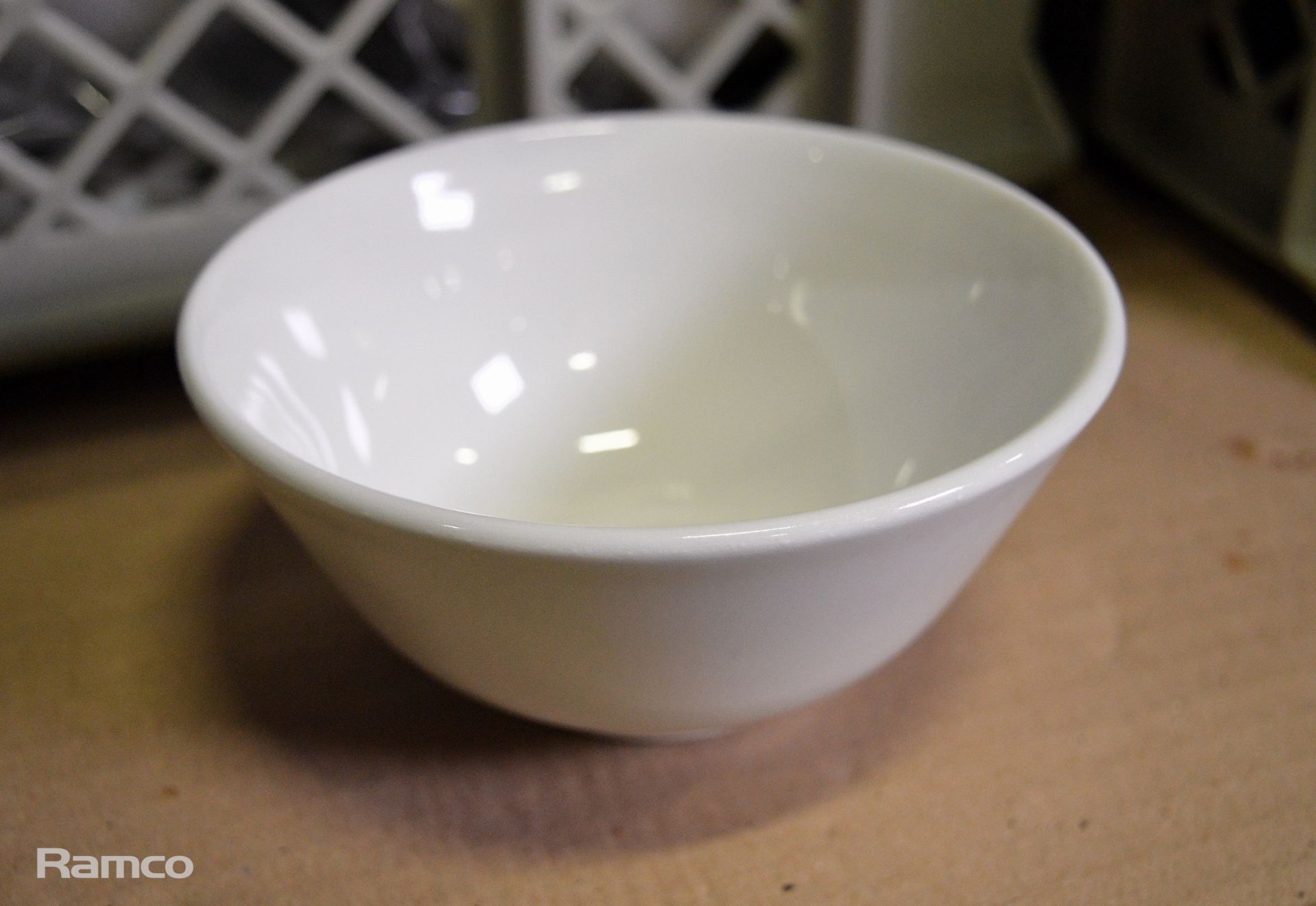 Small ceramic bowls - 12cm diameter - approx 50 per tray - 6 trays - Image 2 of 3