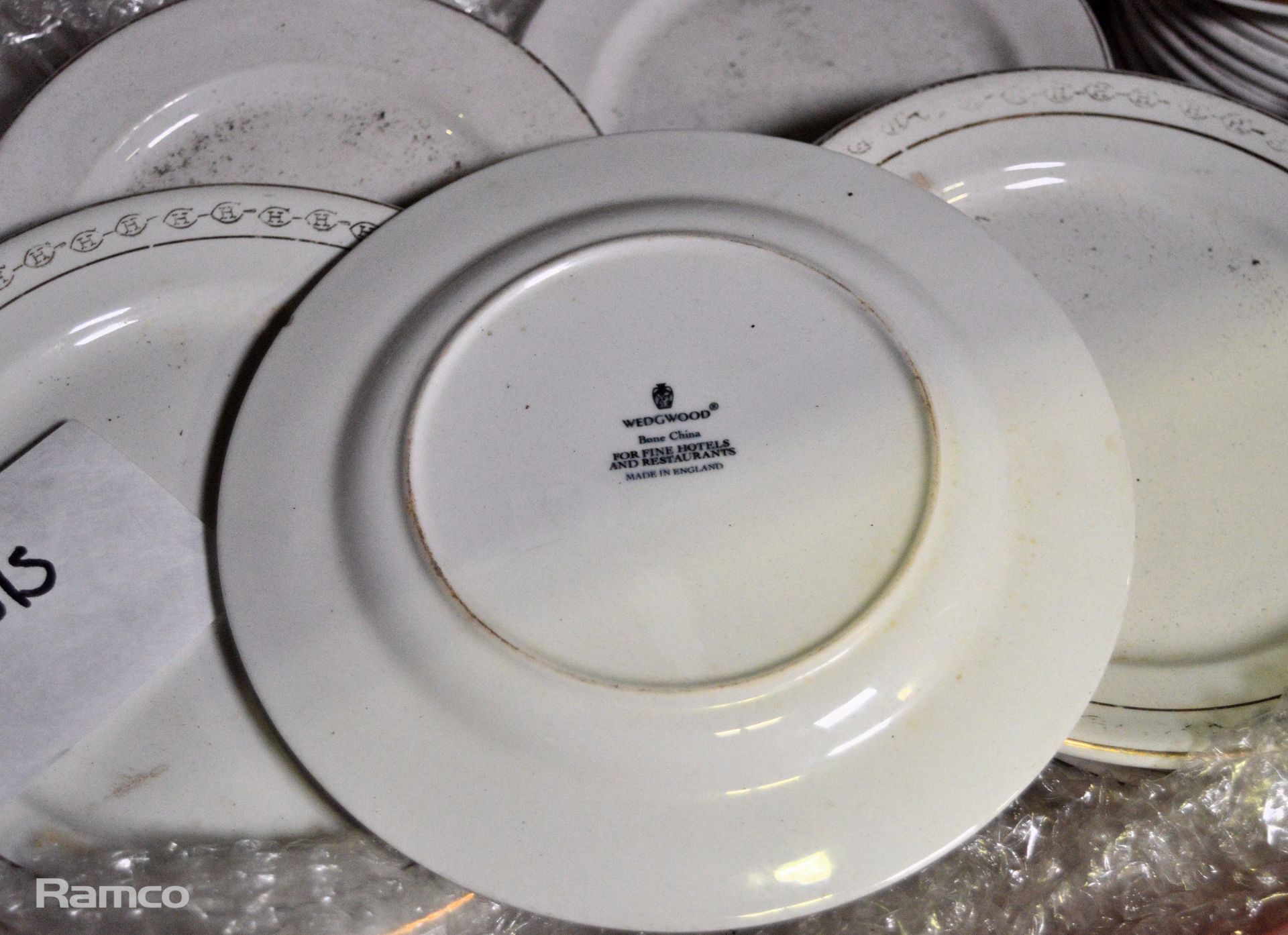 Approx 150 Assorted crockery including cup / saucer / plate / gravy boat - Image 5 of 5