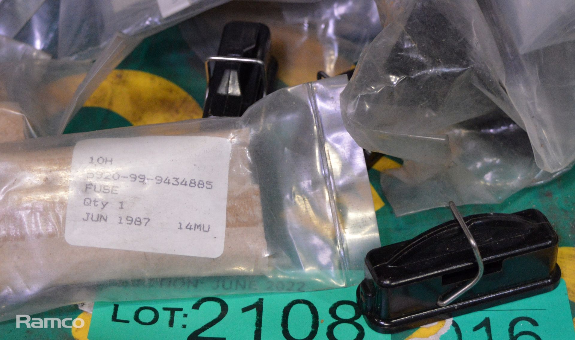 BellingLee Fuse holders L1045/C3 - 5 per bag - 87 bags - Image 3 of 3