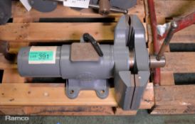 Large revolving engineers 8 inch bench vice