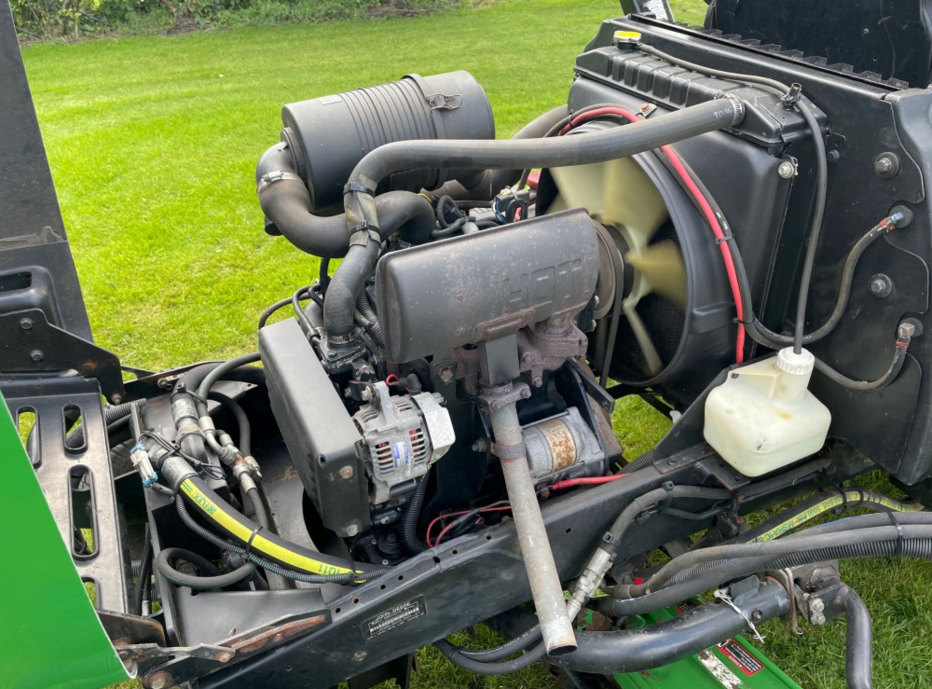 John Deere 3225c Commercial Mower - Yanmar diesel engine - 1955 hours - Hydraulic lifts on cutters - Image 21 of 21