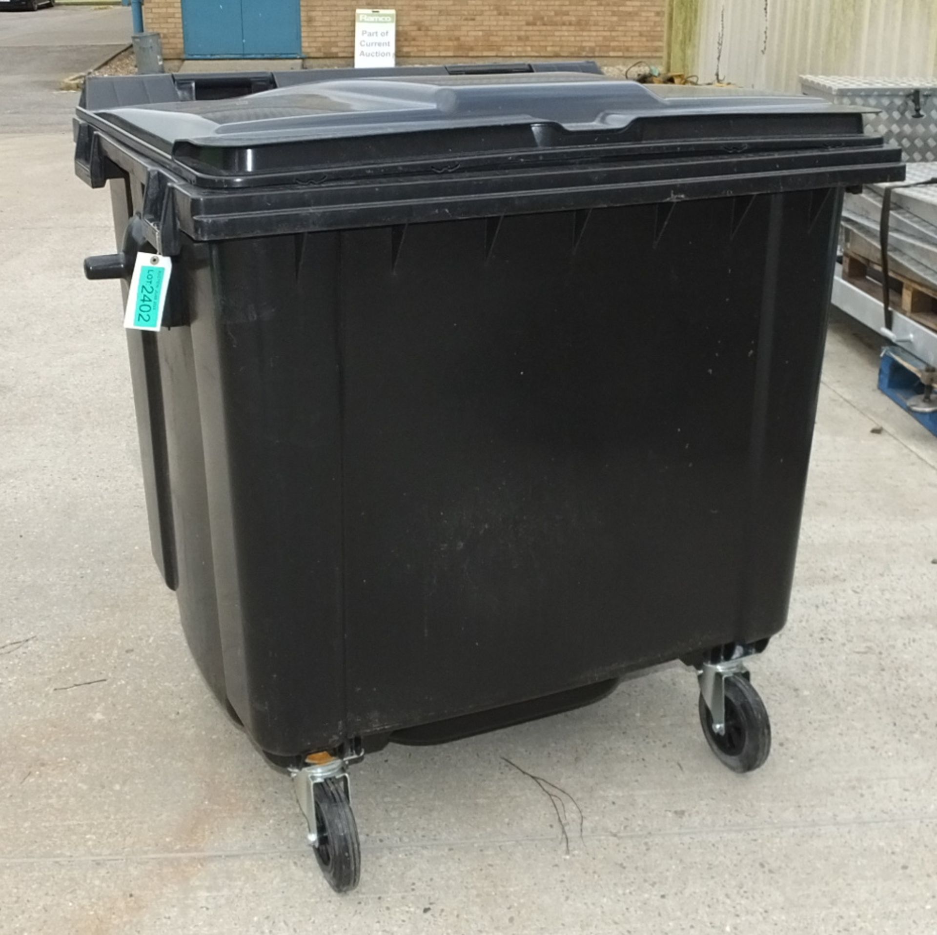 Contenur 1100LT black wheelie bin