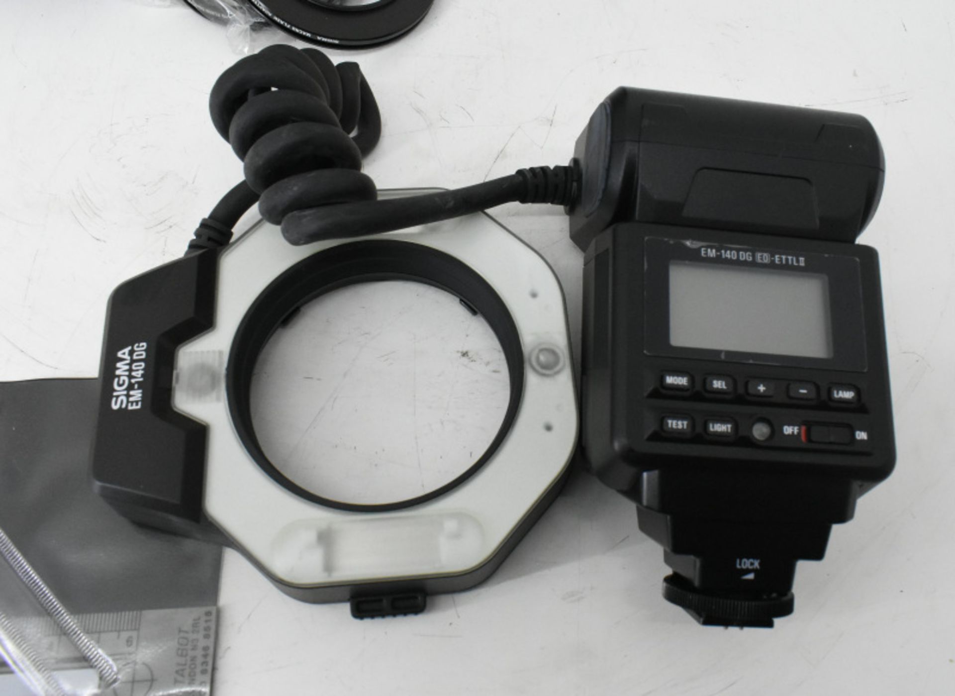 Sigma EM-140 DG ring flash with case and accessories - Image 3 of 3