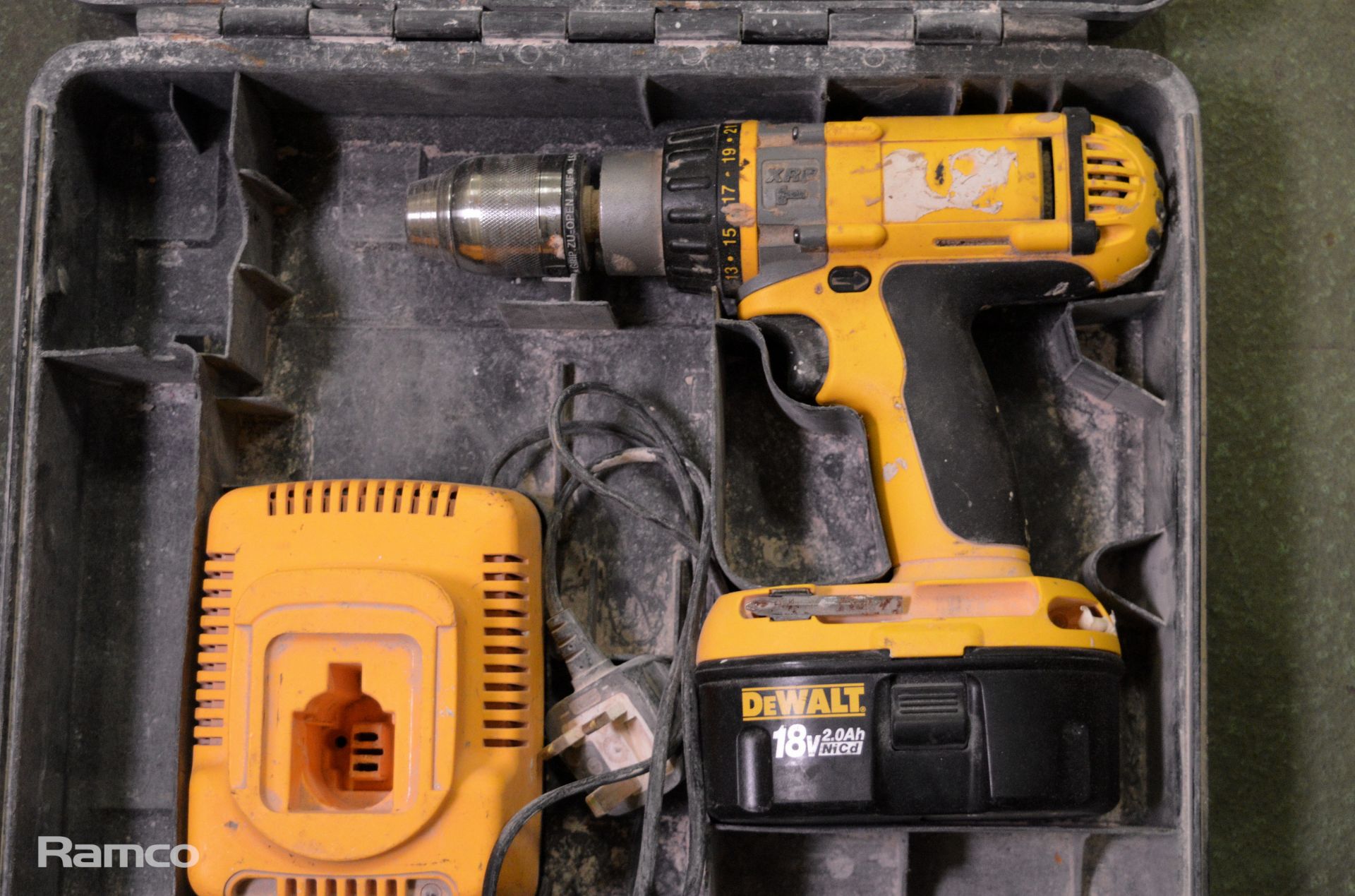 Dewalt DC988 heavy duty cordless drill / driver / hammer drill in case with charger - Image 2 of 4