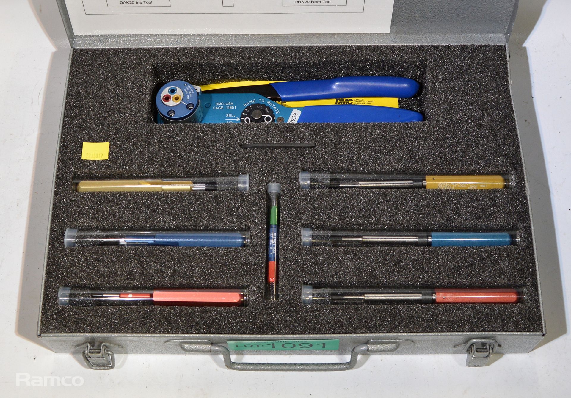 Astro electrical crimping tool set - Image 2 of 3