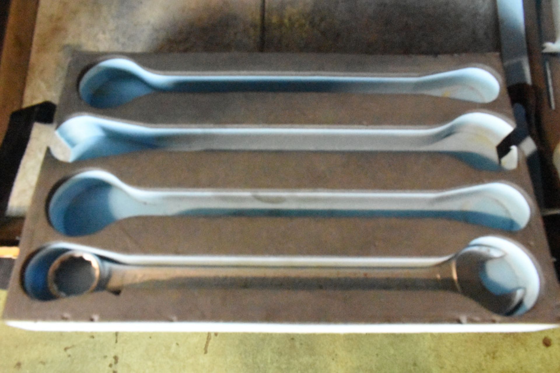 Medium Fibreglass Toolbox With Tools - Incomplete - Image 5 of 7
