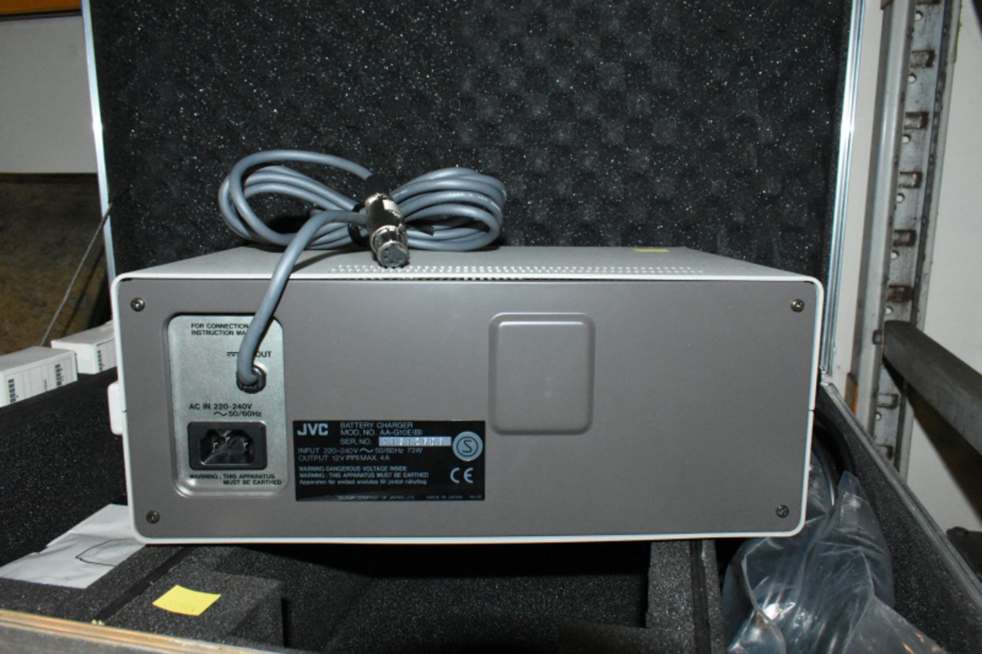 JVC AA-G10E Battery Charger, Batteries, Case - Image 3 of 5
