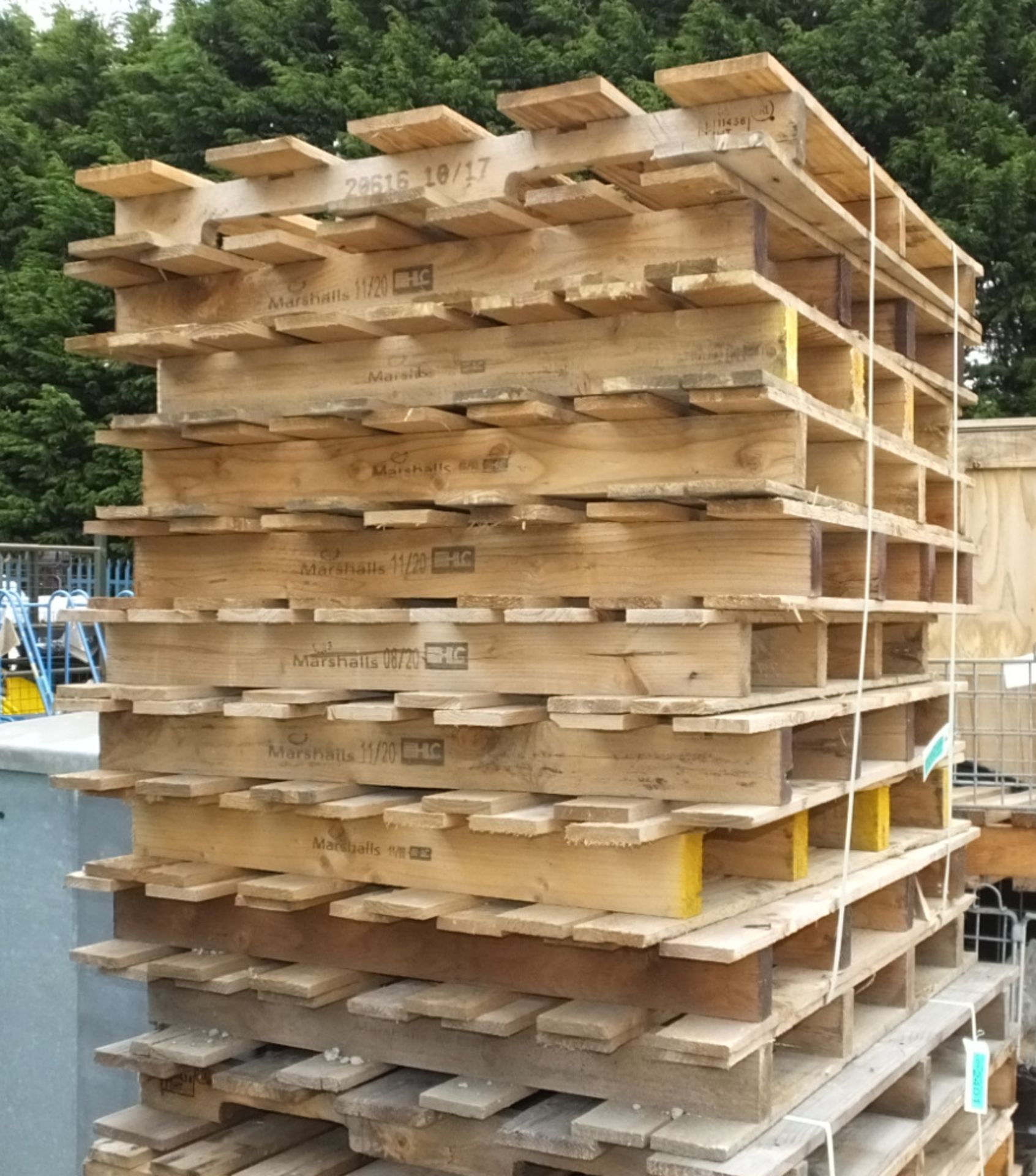 10x Wooden Pallets - Image 2 of 2