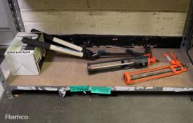 2x Mastic guns, garden shears, Sylvania 250 light bulb