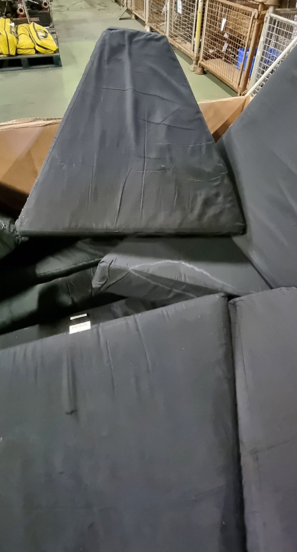 77x Various dark blue seat cushions - Image 4 of 10