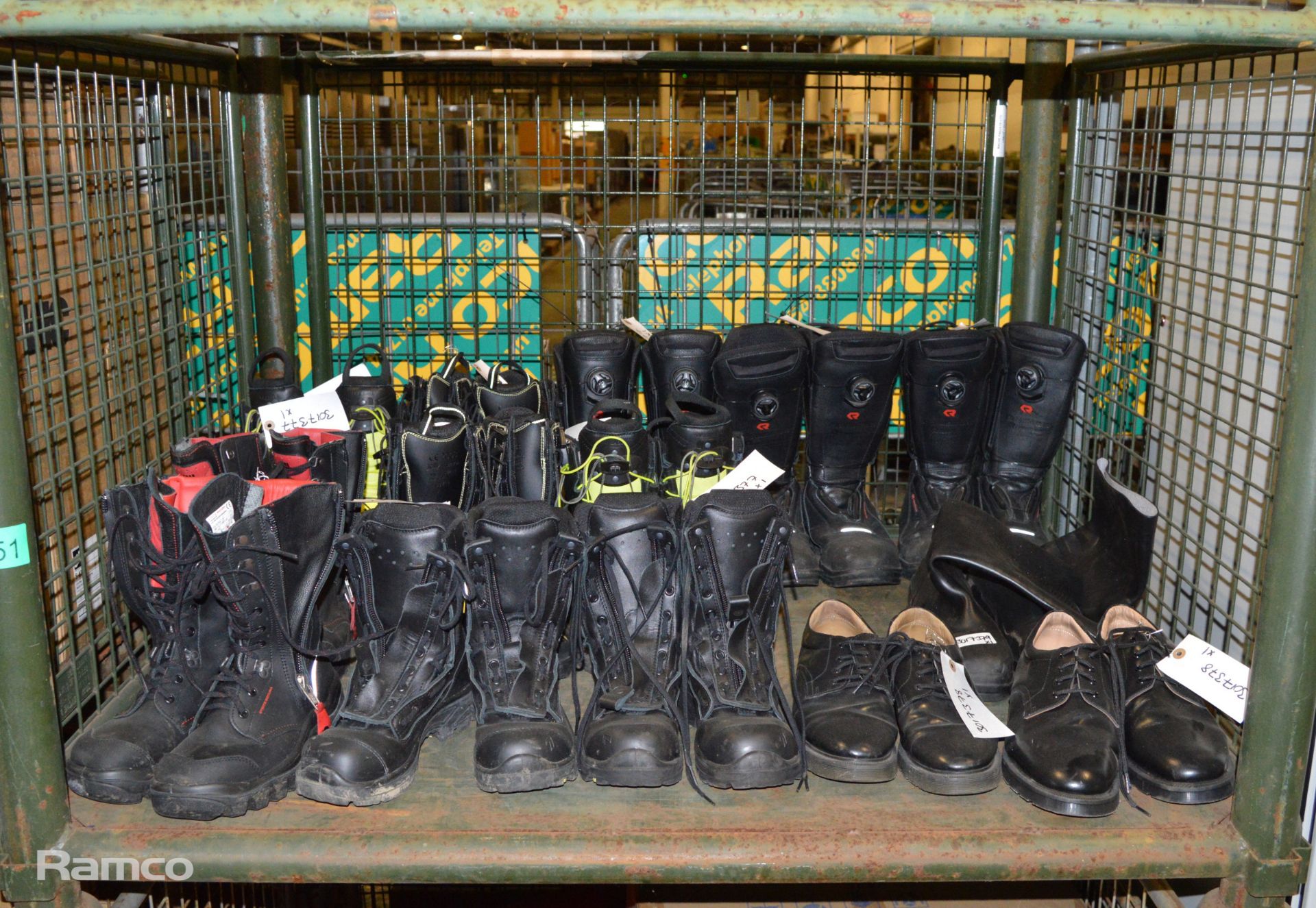 11 pairs of Protective boots - various styles / makes / sizes, Black shoes - various sizes, Wellies