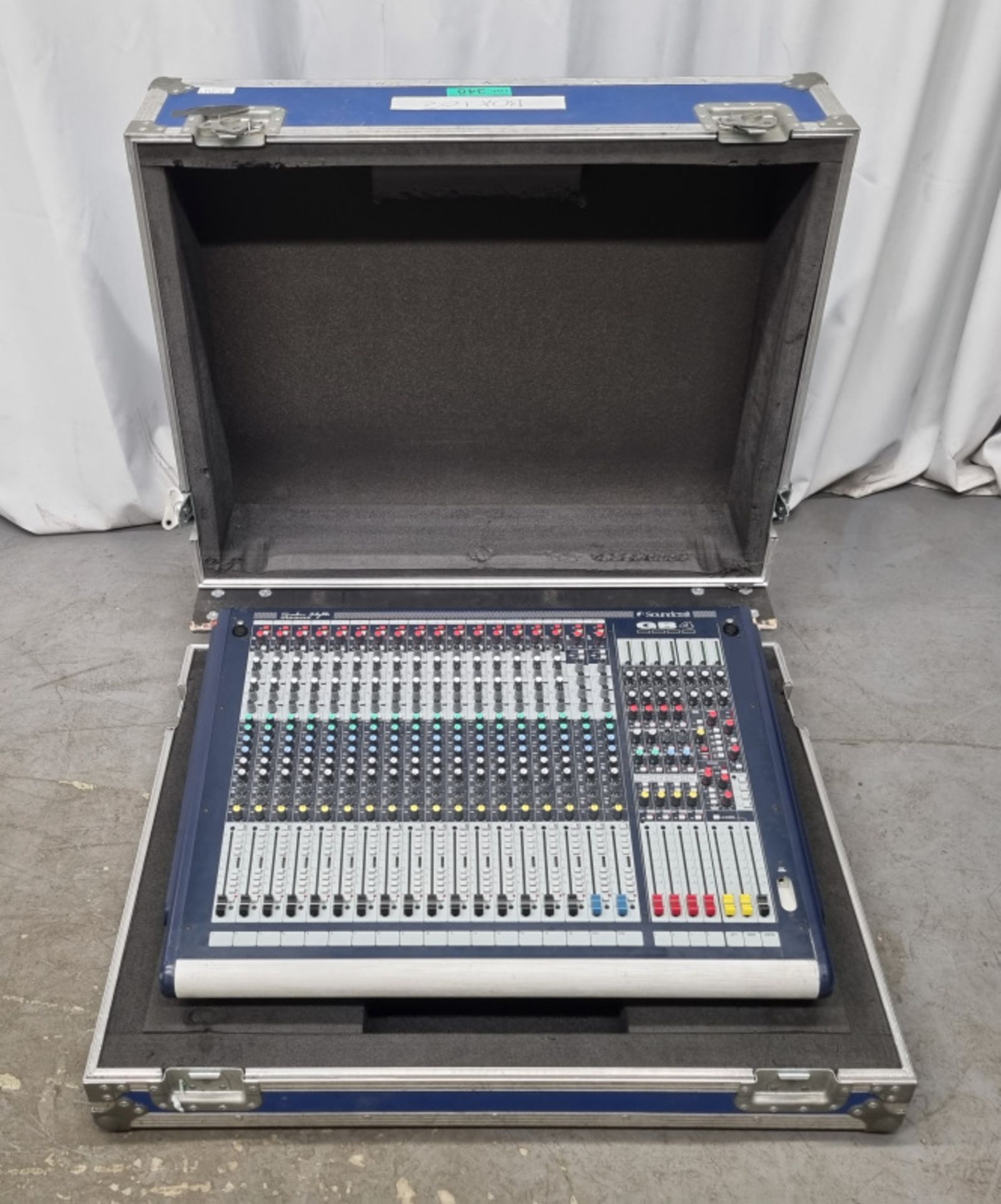 Soundcraft GB4 16 channel mixer in flight case - Image 4 of 5
