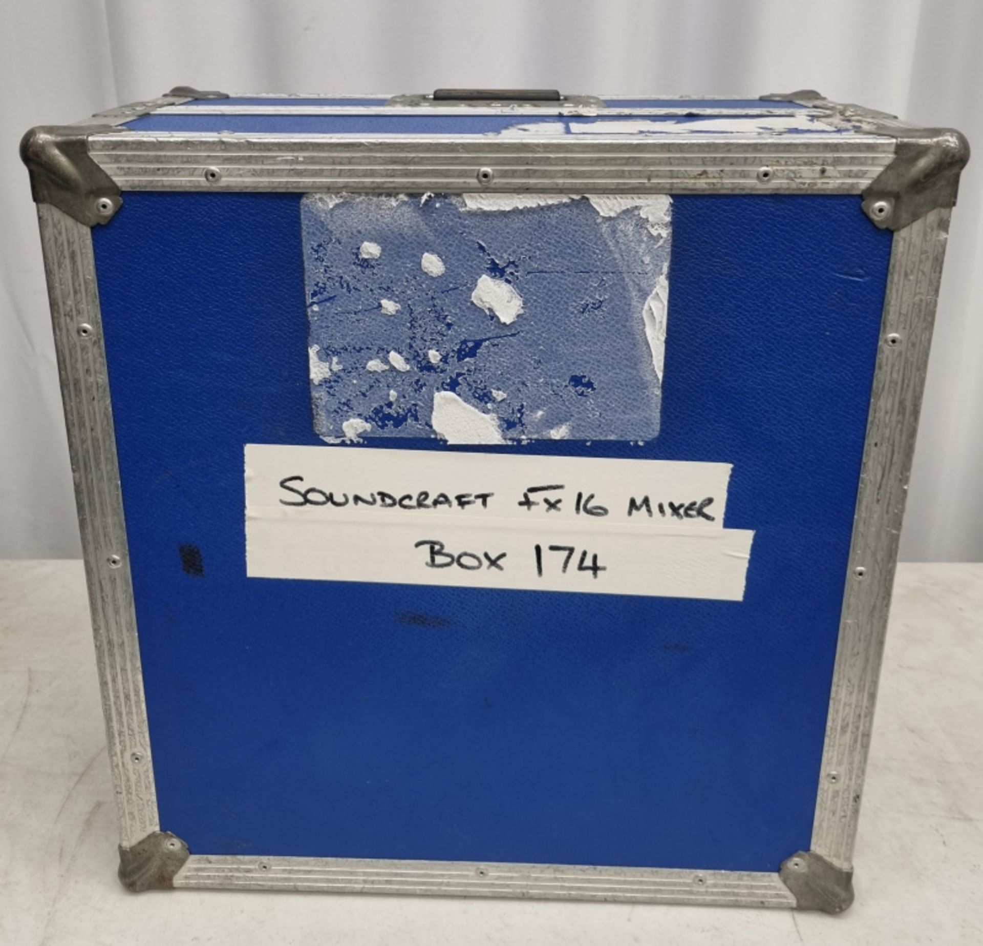Soundcraft Spirit FX16 mixer in flight case - Image 3 of 3