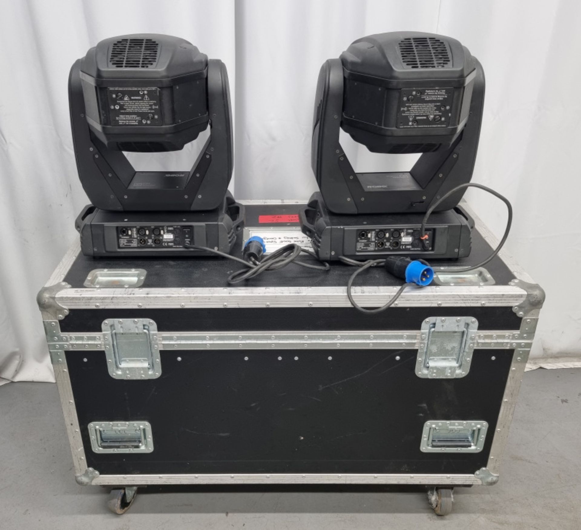 2 x Robe Robin 600E Spot with flight case - Image 2 of 6
