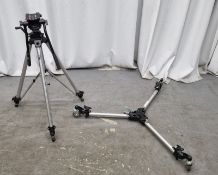 Manfrotto Camera tripod with spreader