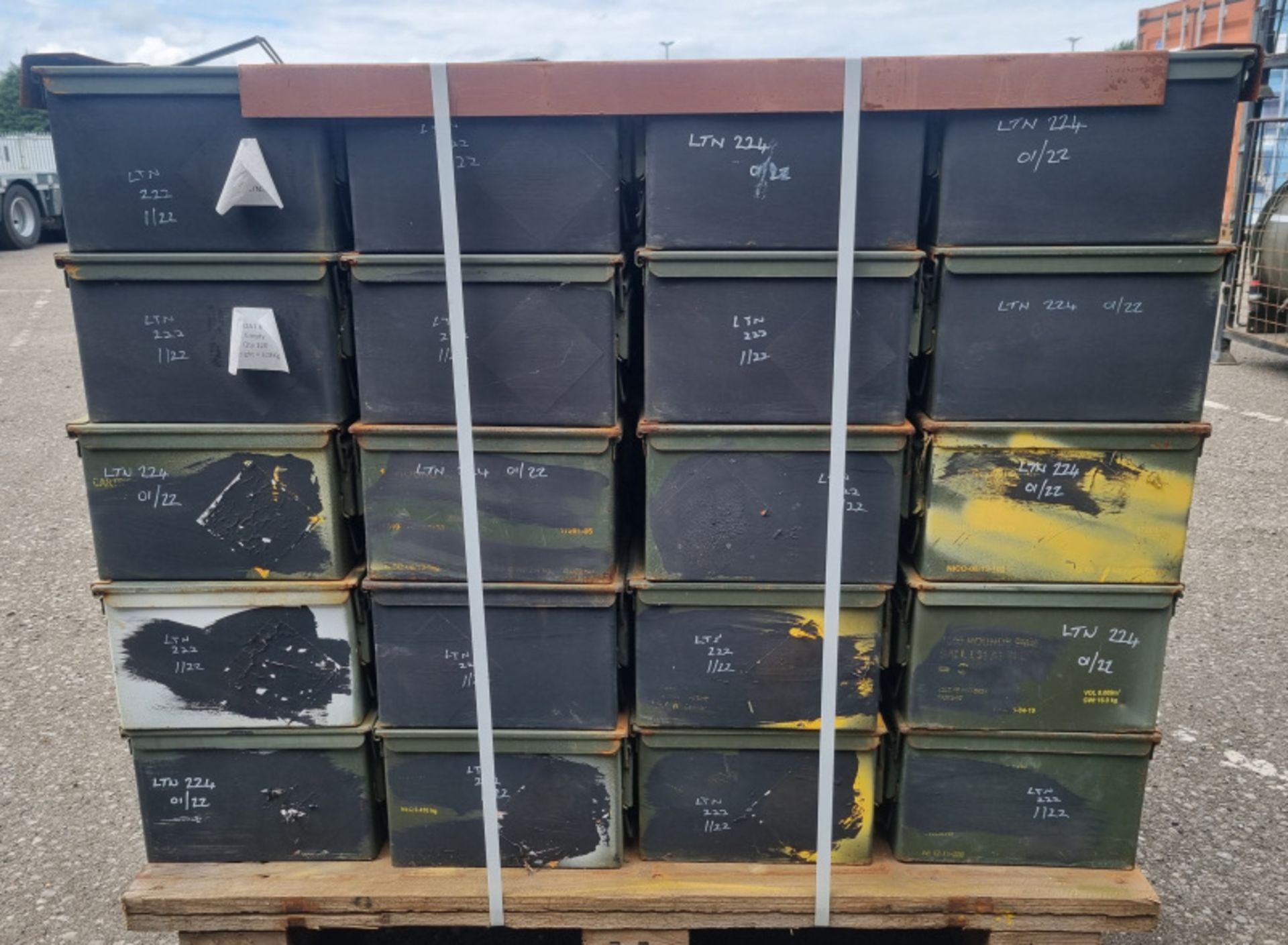 48x Pallets of M2A1 ammo containers - total quantity 5760 - Image 3 of 11