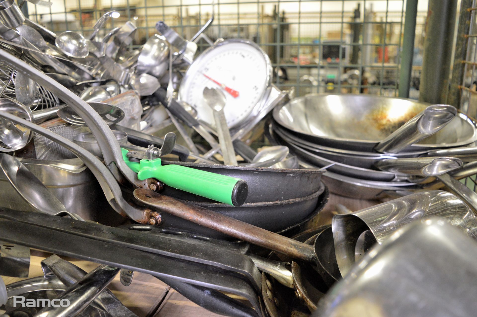 Various Cooking utensils & pans - Image 4 of 5