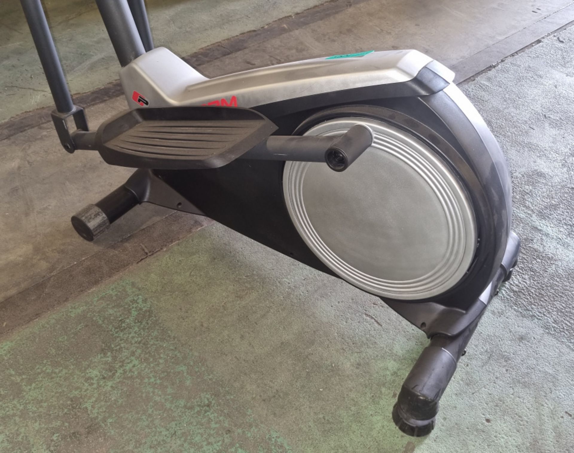 Proform 325 CSE cross trainer - Image 3 of 5