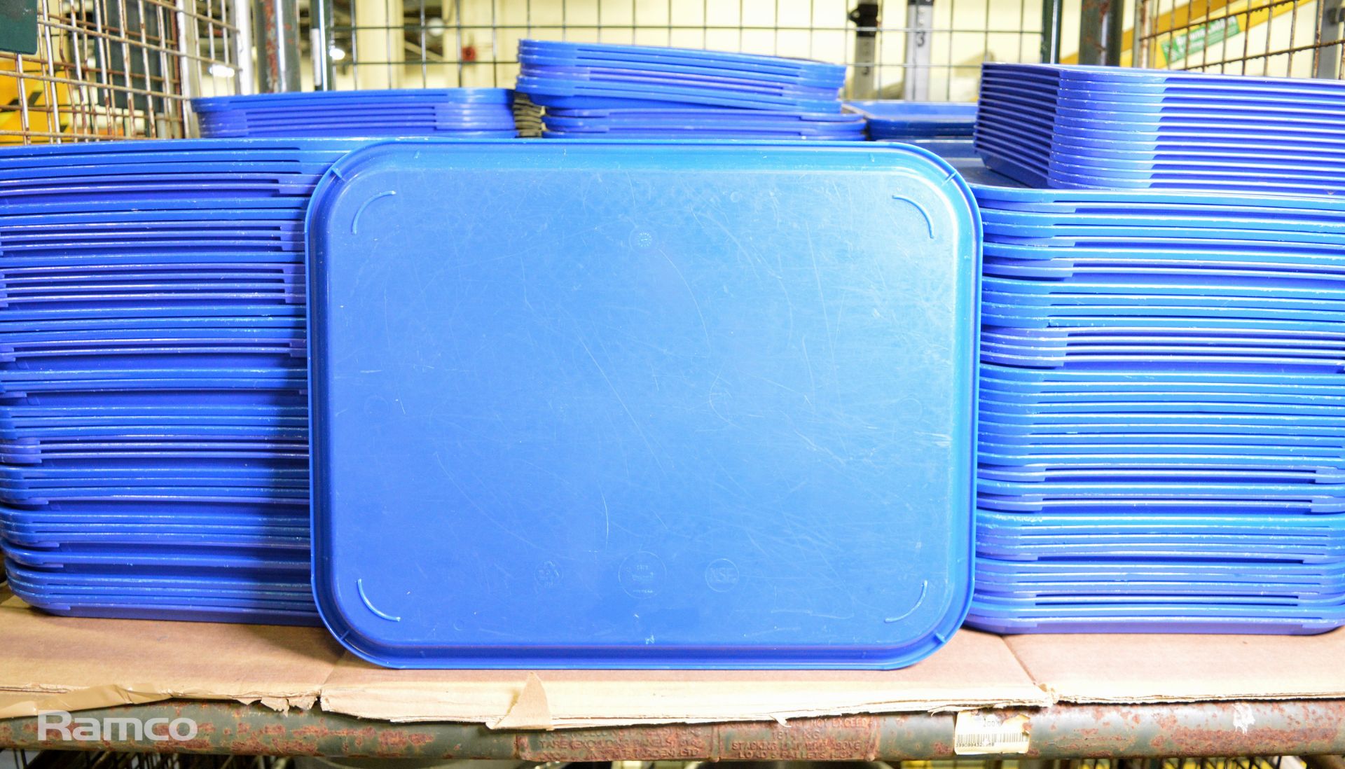 295x Canteen plastic trays - Image 4 of 4