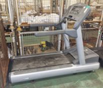 Life Fitness Flex Deck treadmill L90 x W220 x H160cm