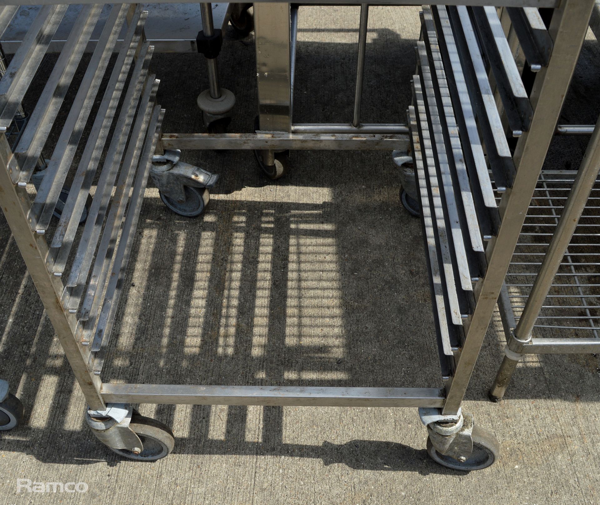 Hupfer 18 tray rack L59 x W67 x H166cm - Image 2 of 3