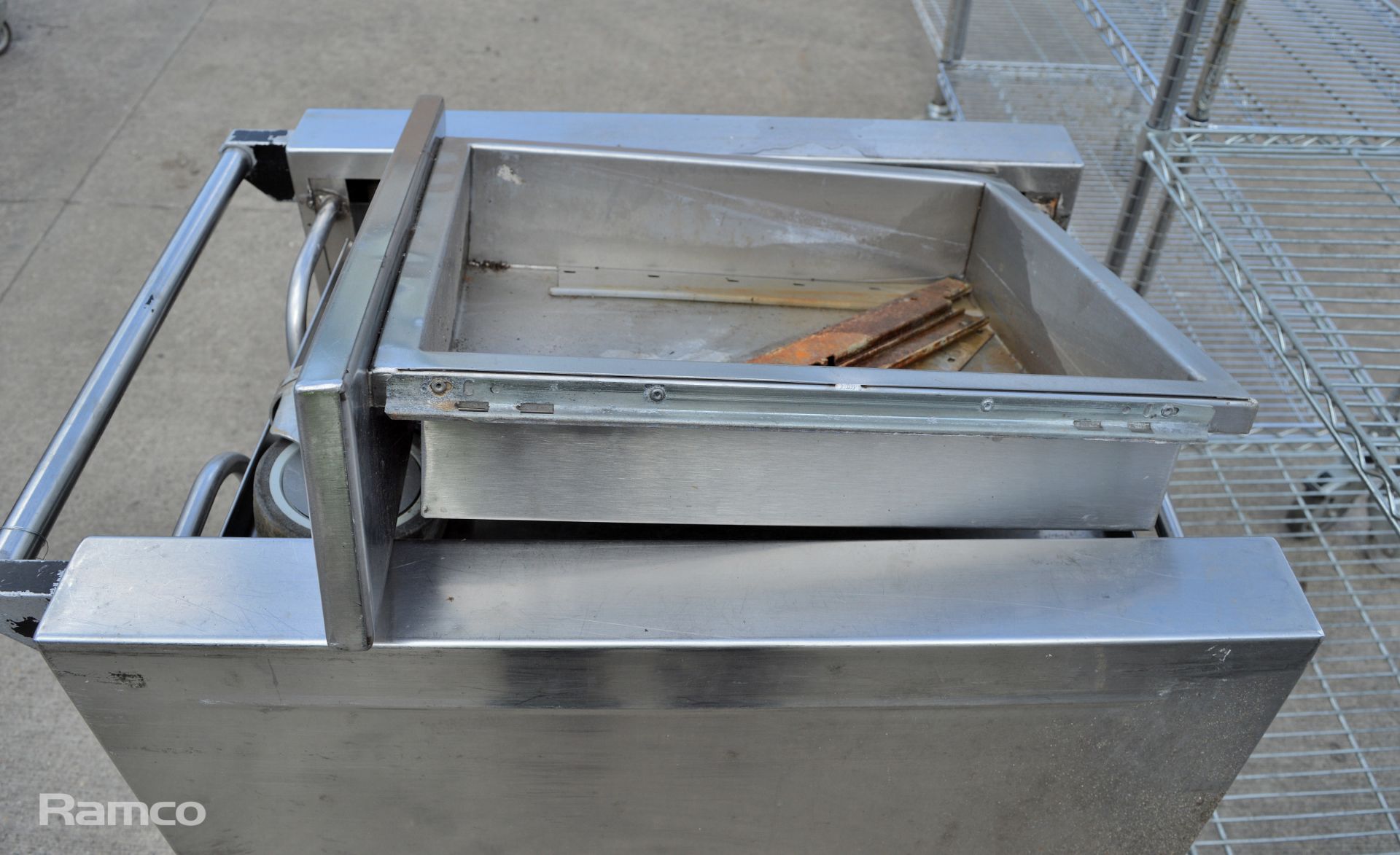 Spring loaded tray trolley 56x75x90 - AS SPARES - Image 7 of 8