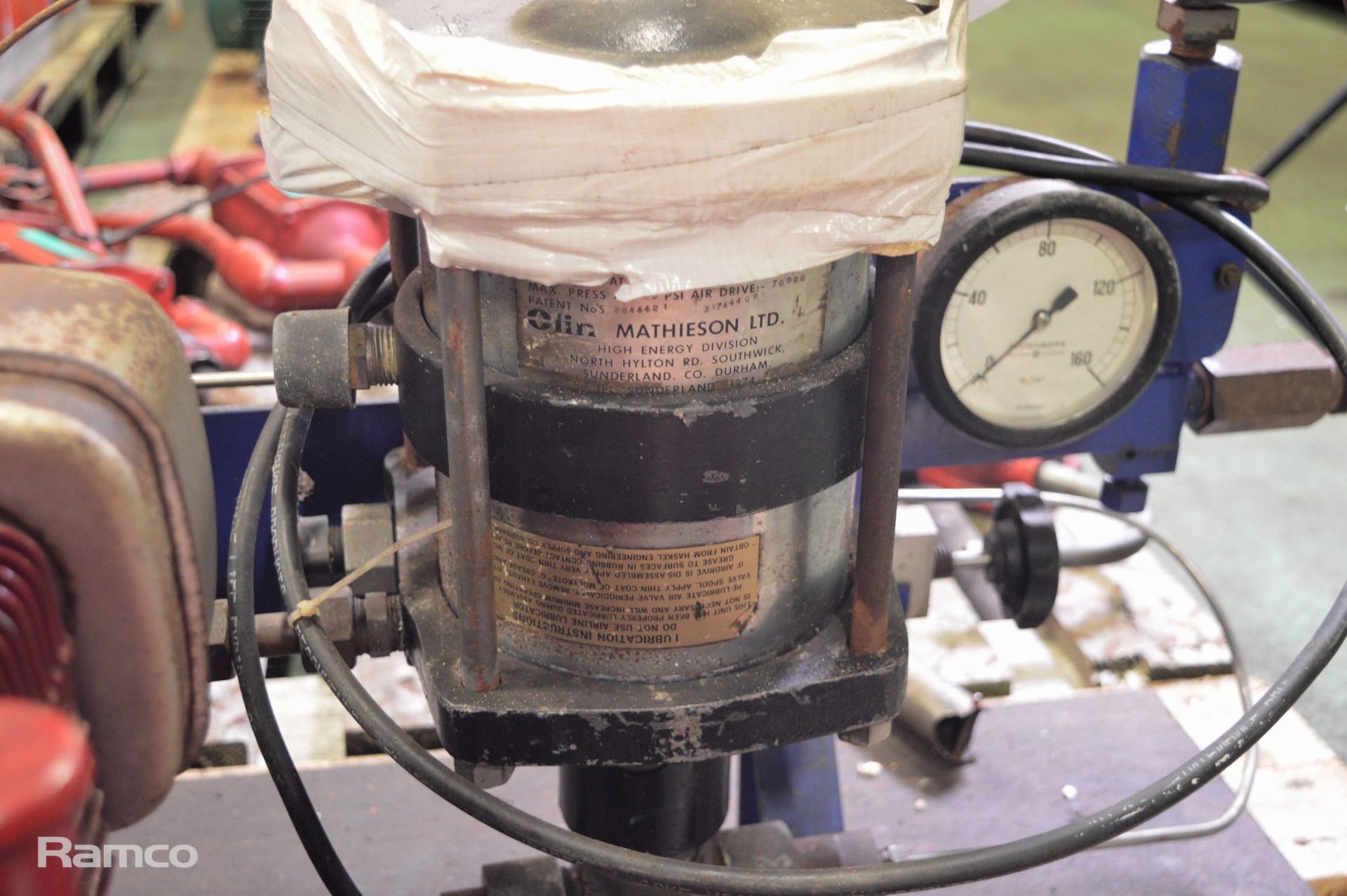 Haskel Air driven hydraulic pump with Budenberg dials - Image 4 of 6