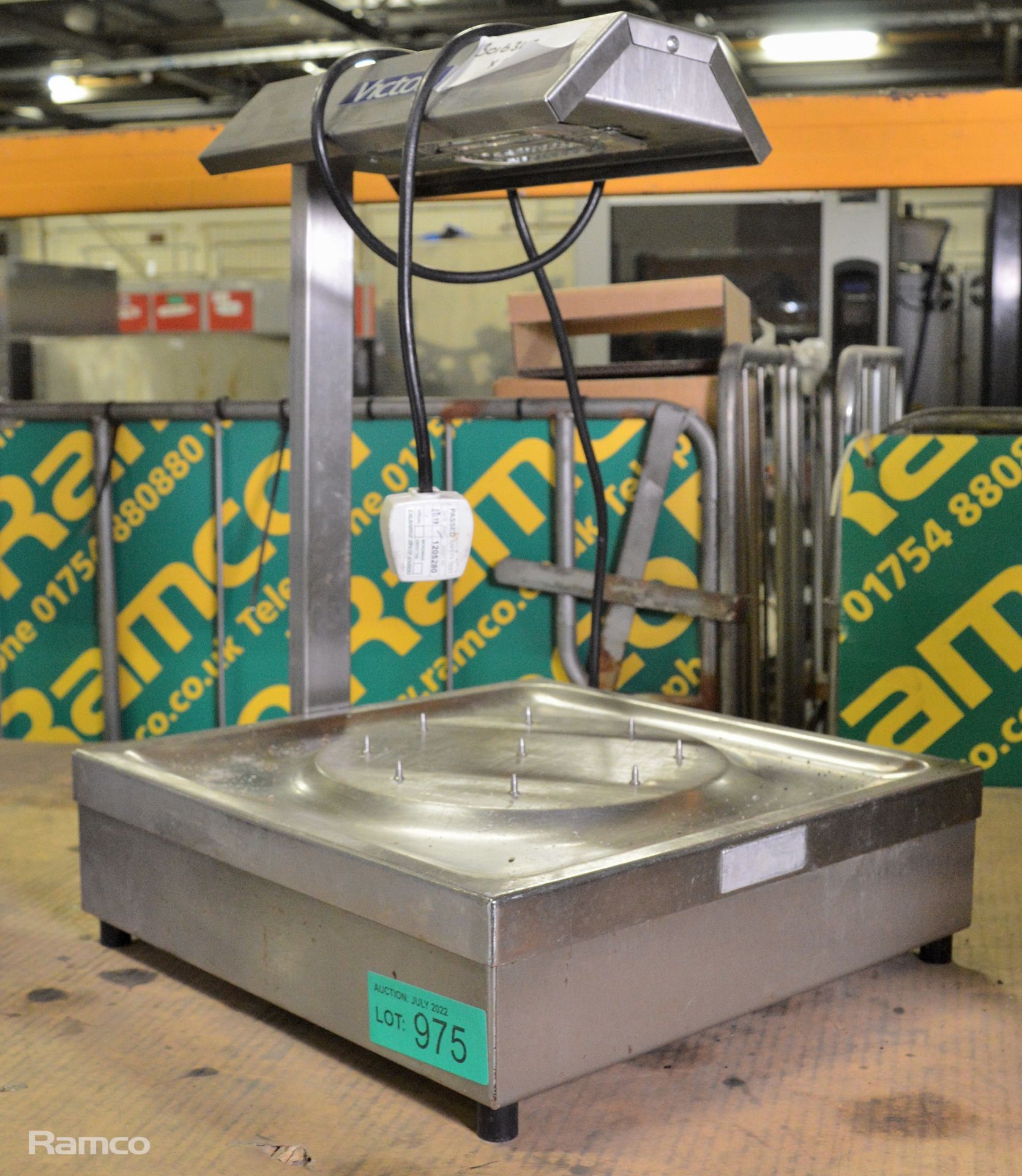 Victor Heated Carvery Pad with Gantry 220/240V 50Hz - Image 2 of 6