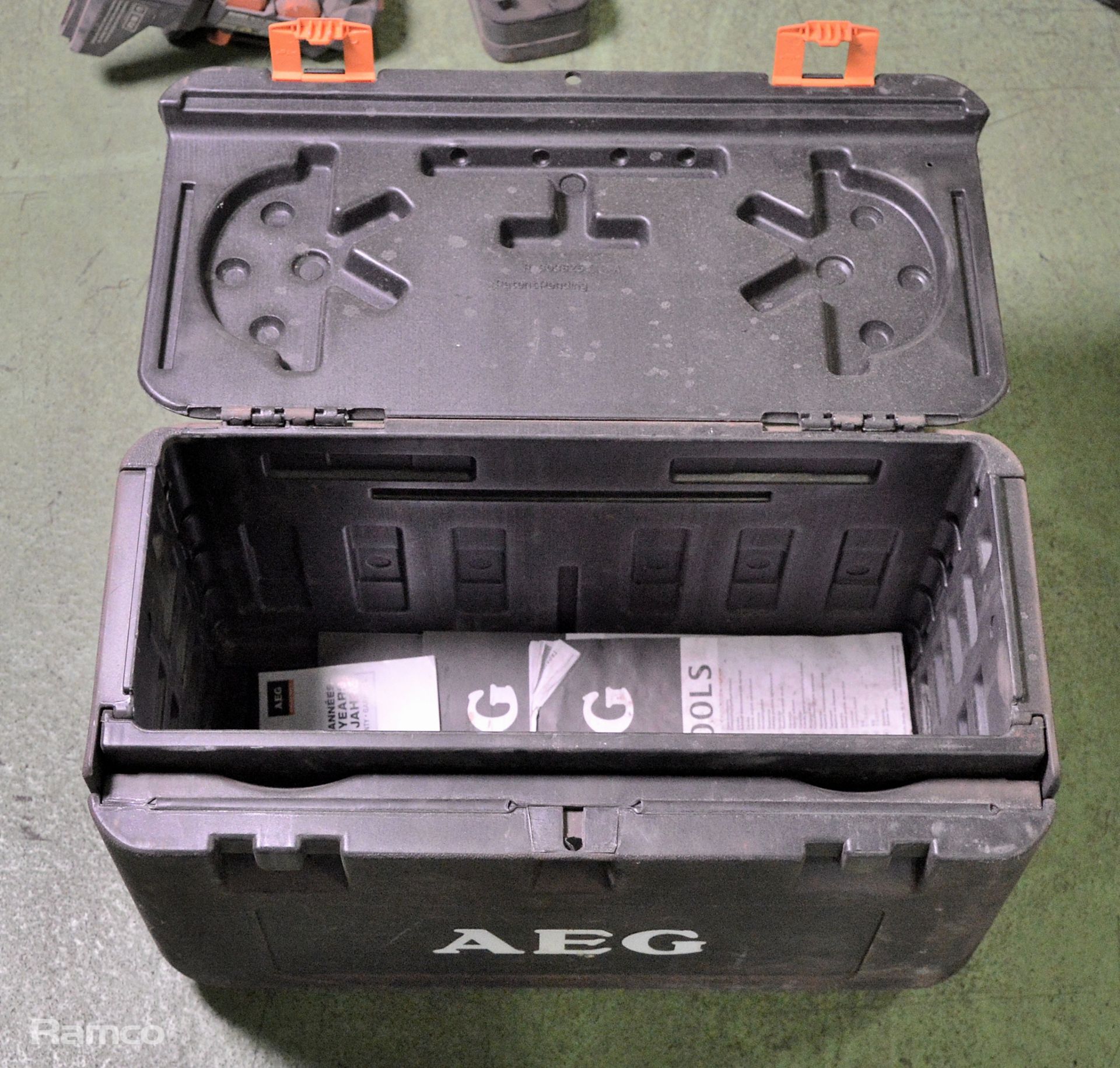 AEG 18V drills, chargers, batteries, torches - Image 6 of 7