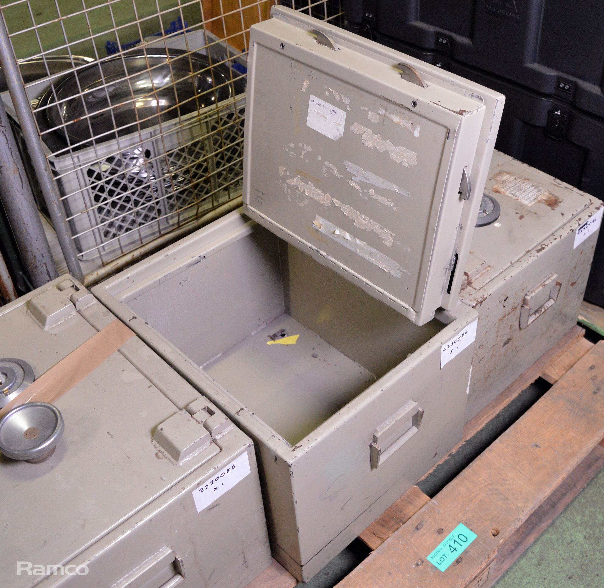 3x Combination safes L 40 x W 38 x H 50 cm (AS SPARES OR REPAIRS) - Image 3 of 6