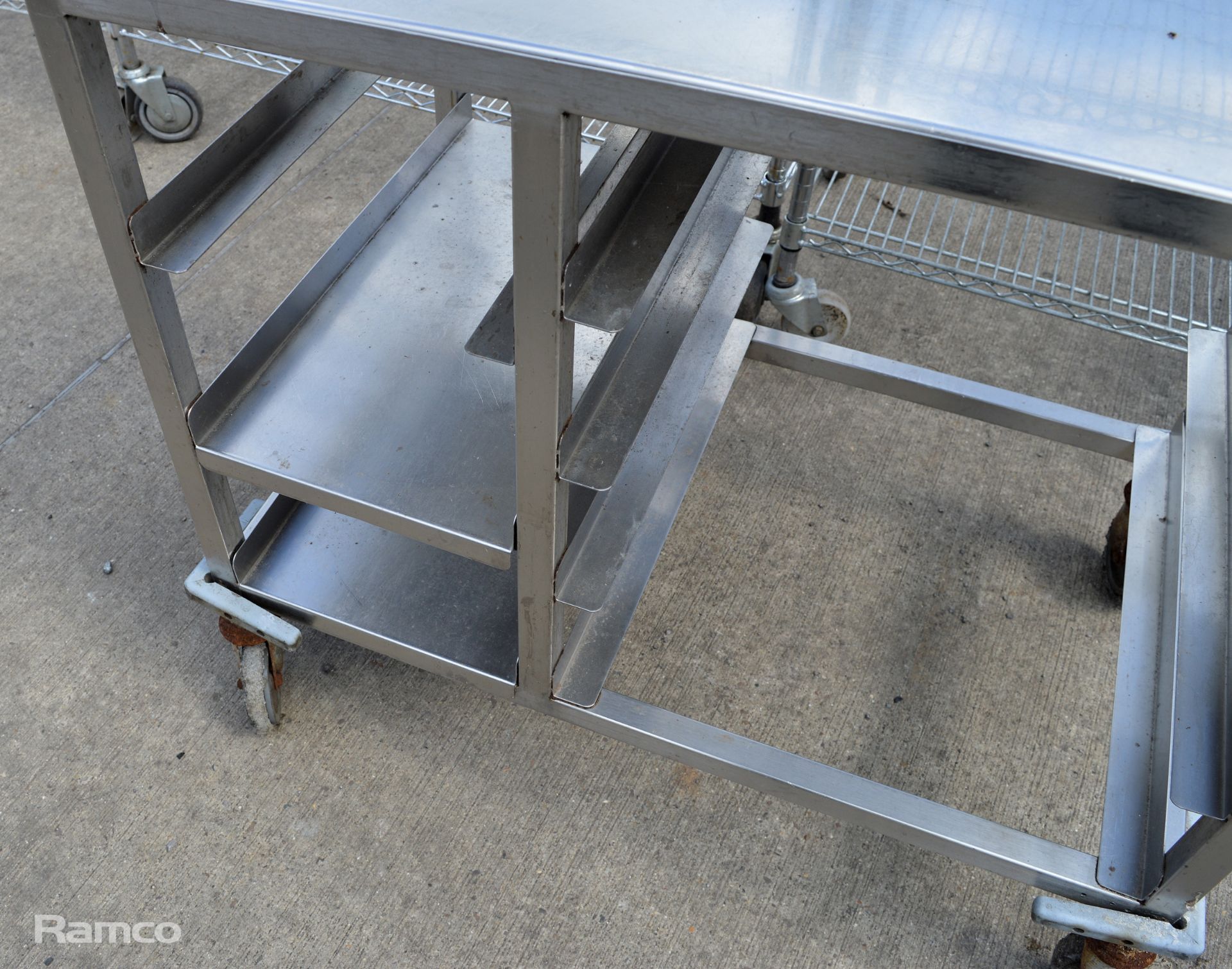 Catering trolley with 7x tray storage L 93 x W 59 x H 95 cm - Image 5 of 5