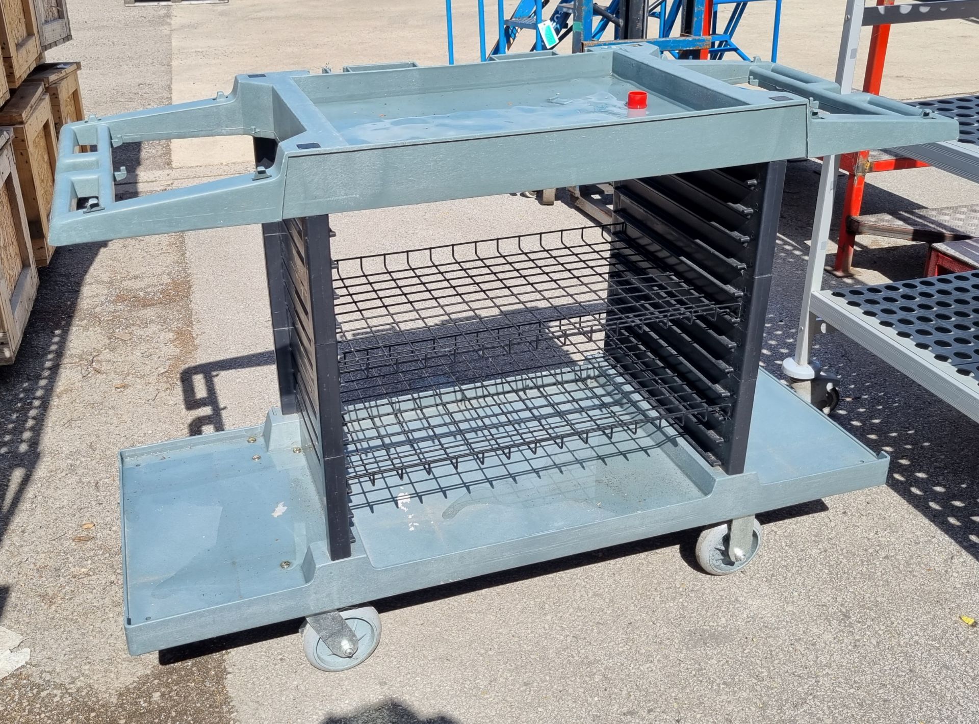 Plastic cleaner trolley - L147 x W54 x H99cm - Image 2 of 3