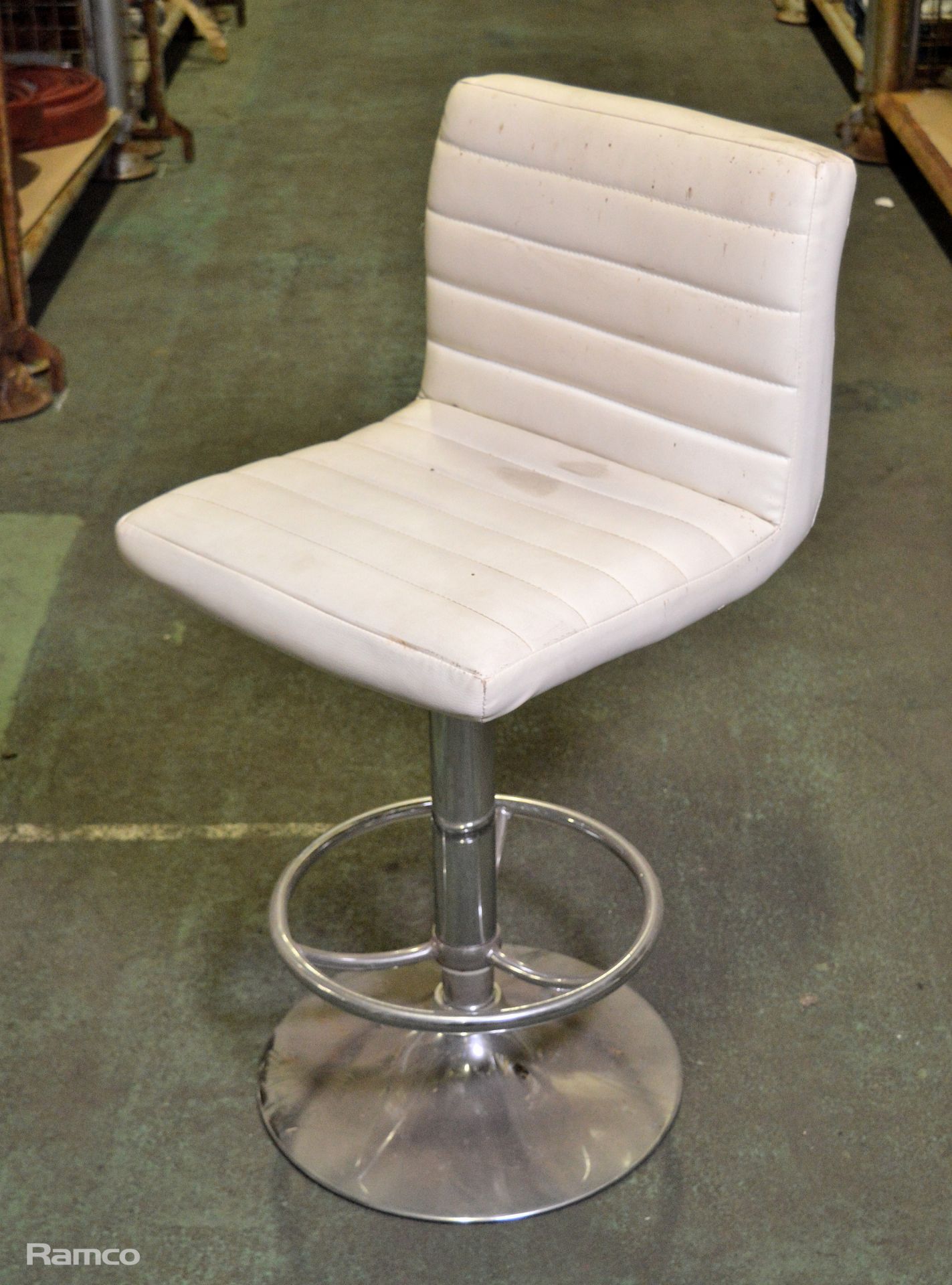 4x Stainless steel breakfast bar stools - cream seat - Image 2 of 3
