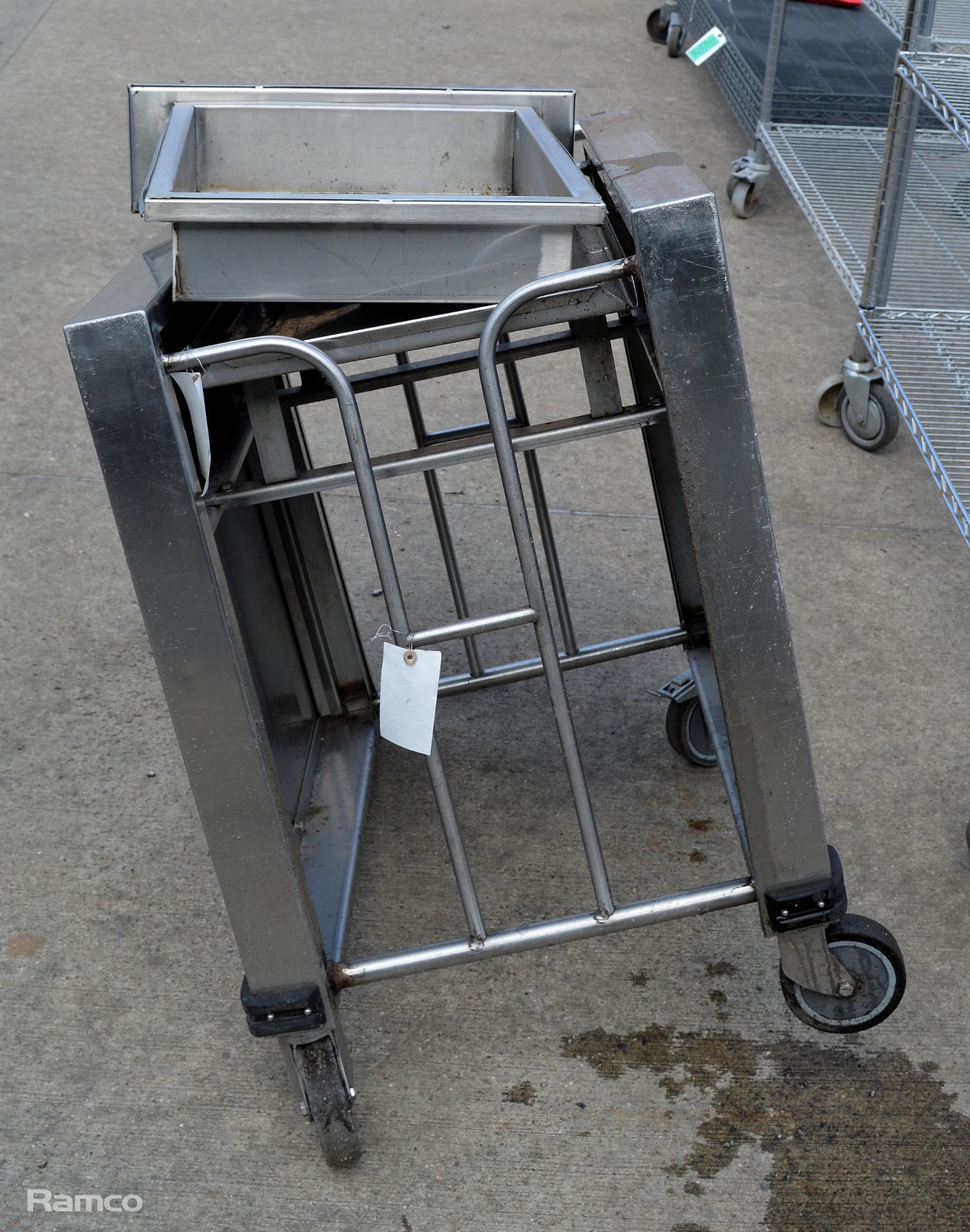 Spring loaded tray trolley 56x75x90 - AS SPARES - Image 8 of 8