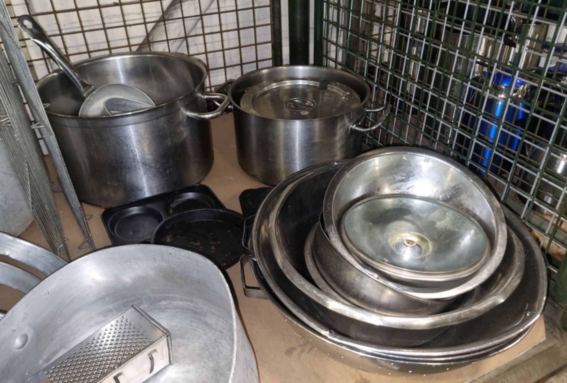 Various Catering equipment, pots, pans, trays, colanders, cheese grater - Image 2 of 3