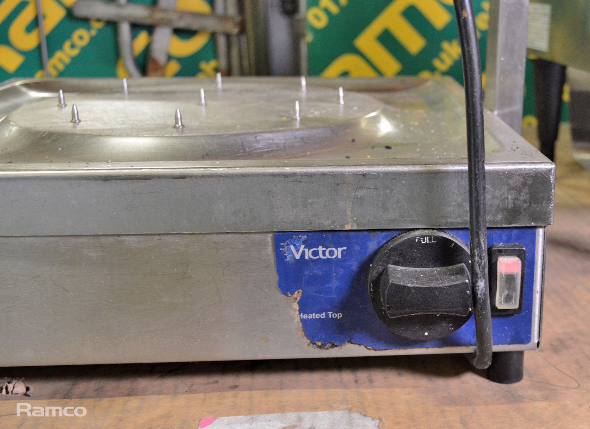 Victor Heated Carvery Pad with Gantry 220/240V 50Hz - Image 6 of 6