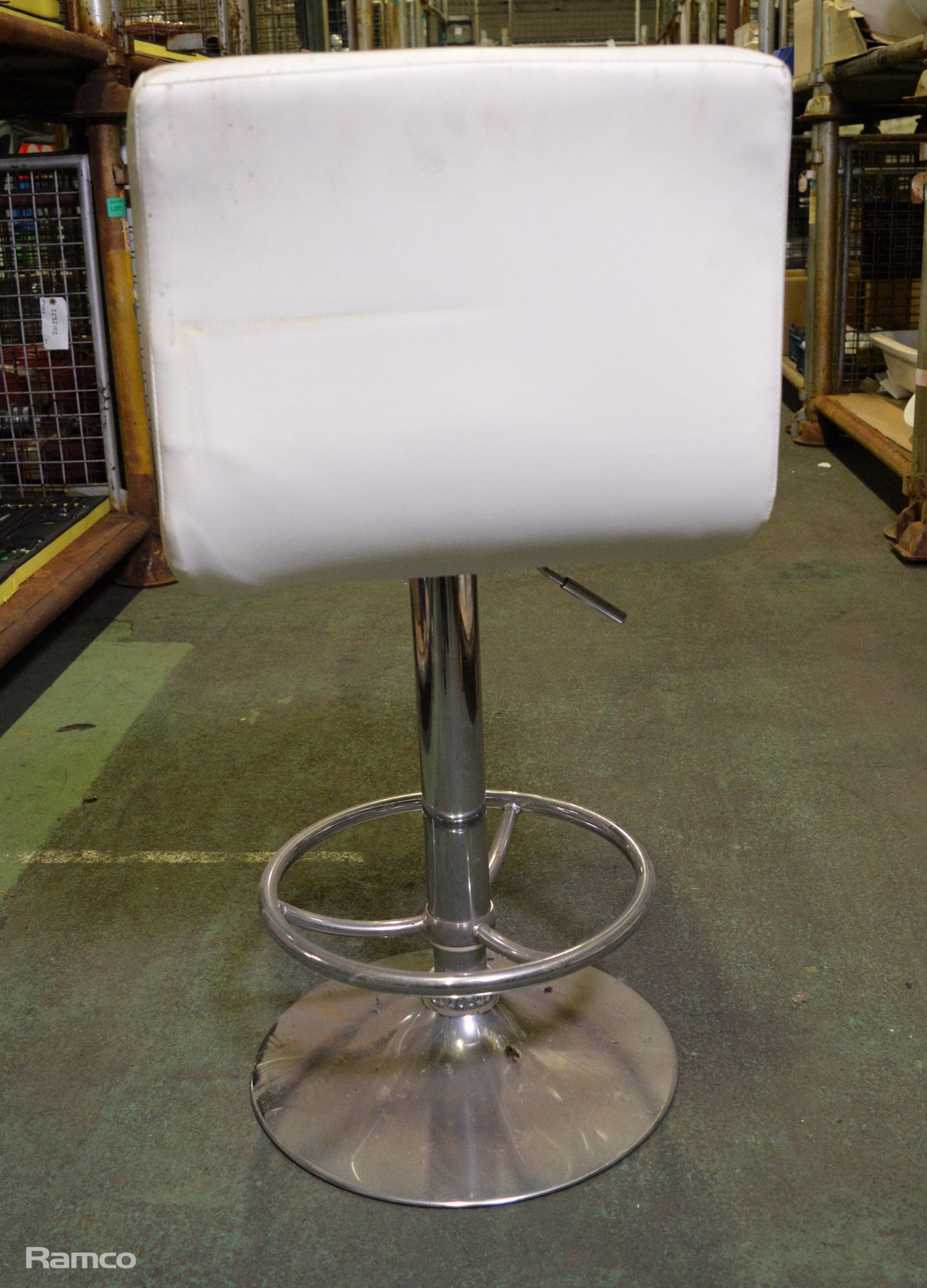 4x Stainless steel breakfast bar stools - cream seat - Image 3 of 3
