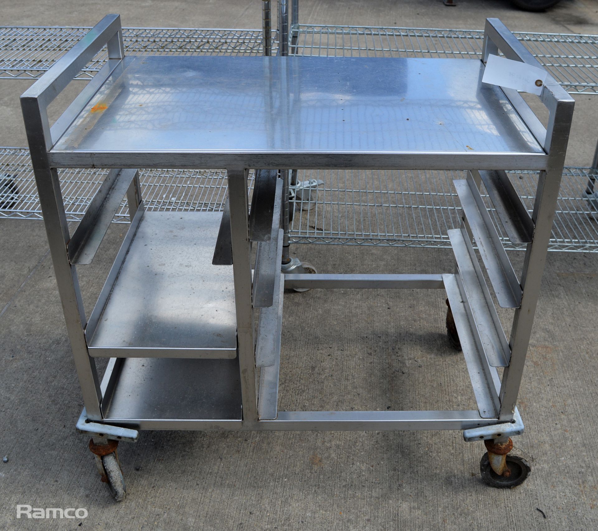 Catering trolley with 7x tray storage L 93 x W 59 x H 95 cm - Image 4 of 5