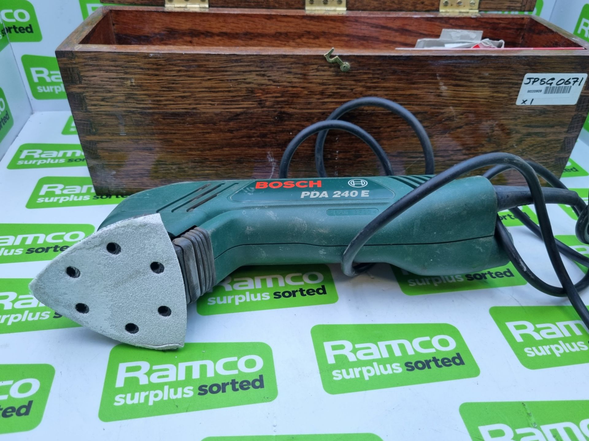 Bosch PDA 240E electric sander 240v with wooden case - Image 2 of 4