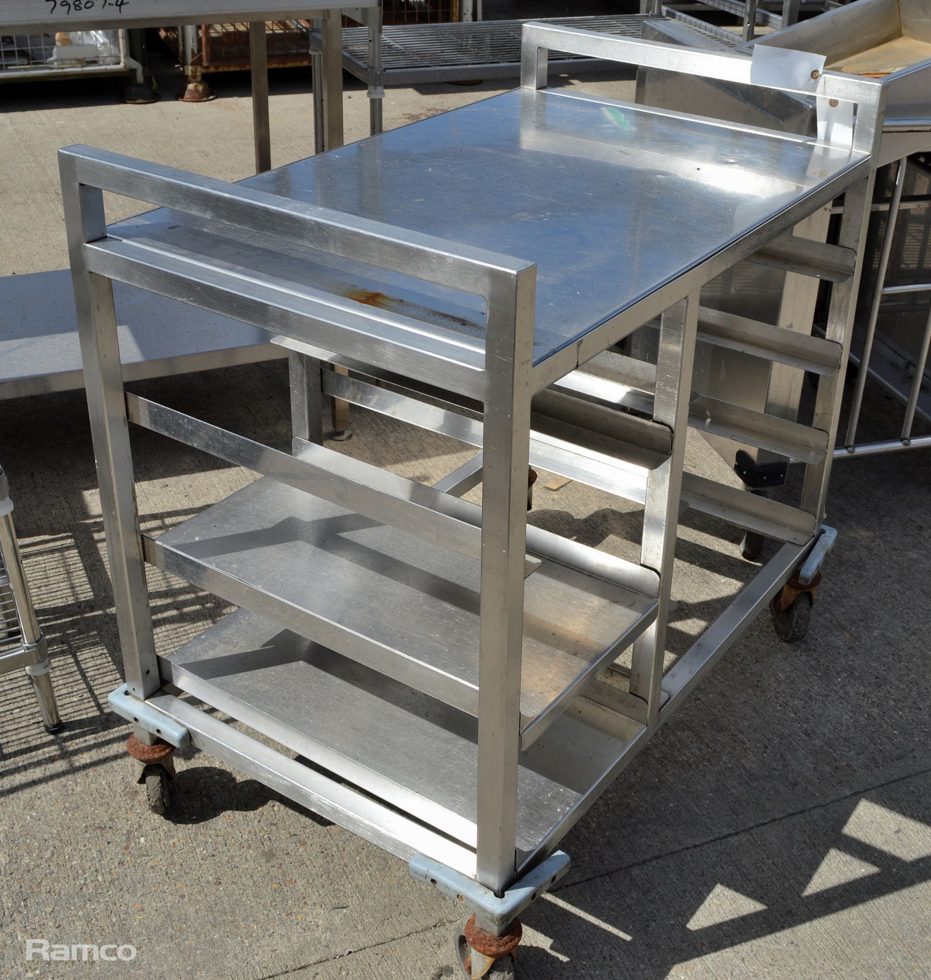 Catering trolley with 7x tray storage L 93 x W 59 x H 95 cm - Image 2 of 5