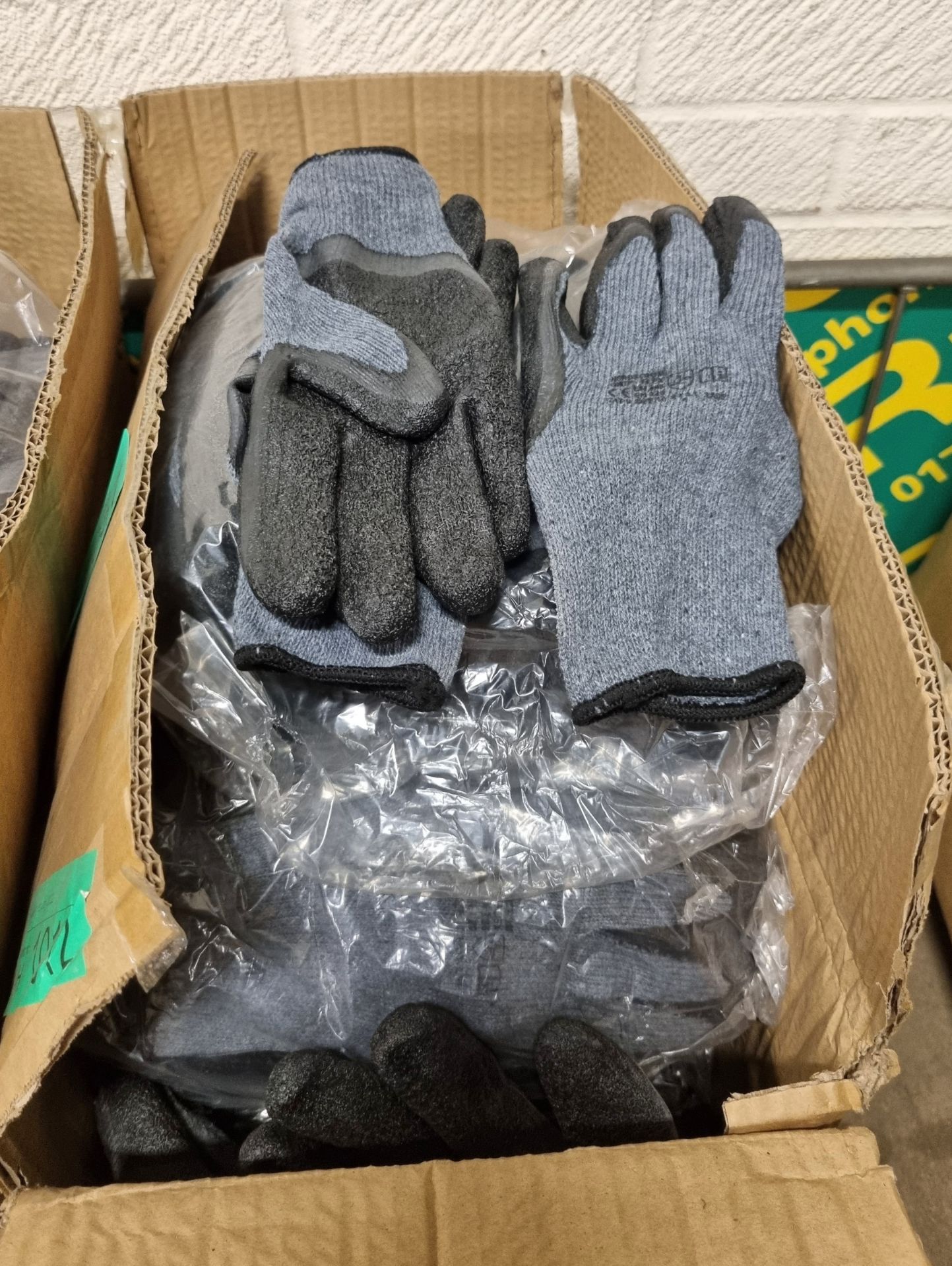 Latex Coated gloves - size 10 - 360 pairs (120 orange and black, 240 grey and black) - Image 4 of 4