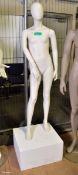 Display Mannequin - female full body - with spare hand