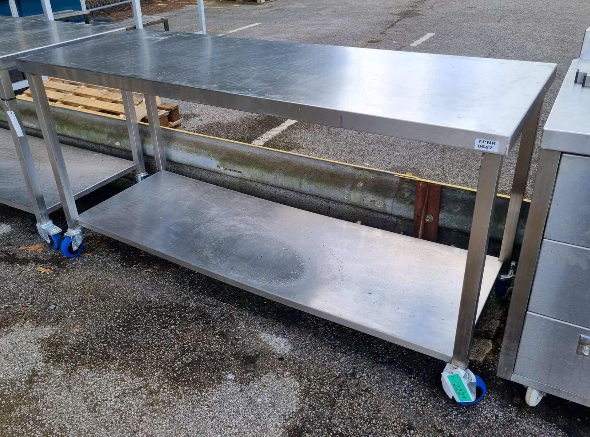 Stainless steel table on wheels - L180 x W65 x H89cm - Image 3 of 3