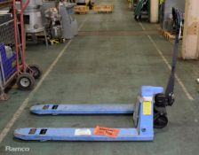 Uline Pallet truck - Blue