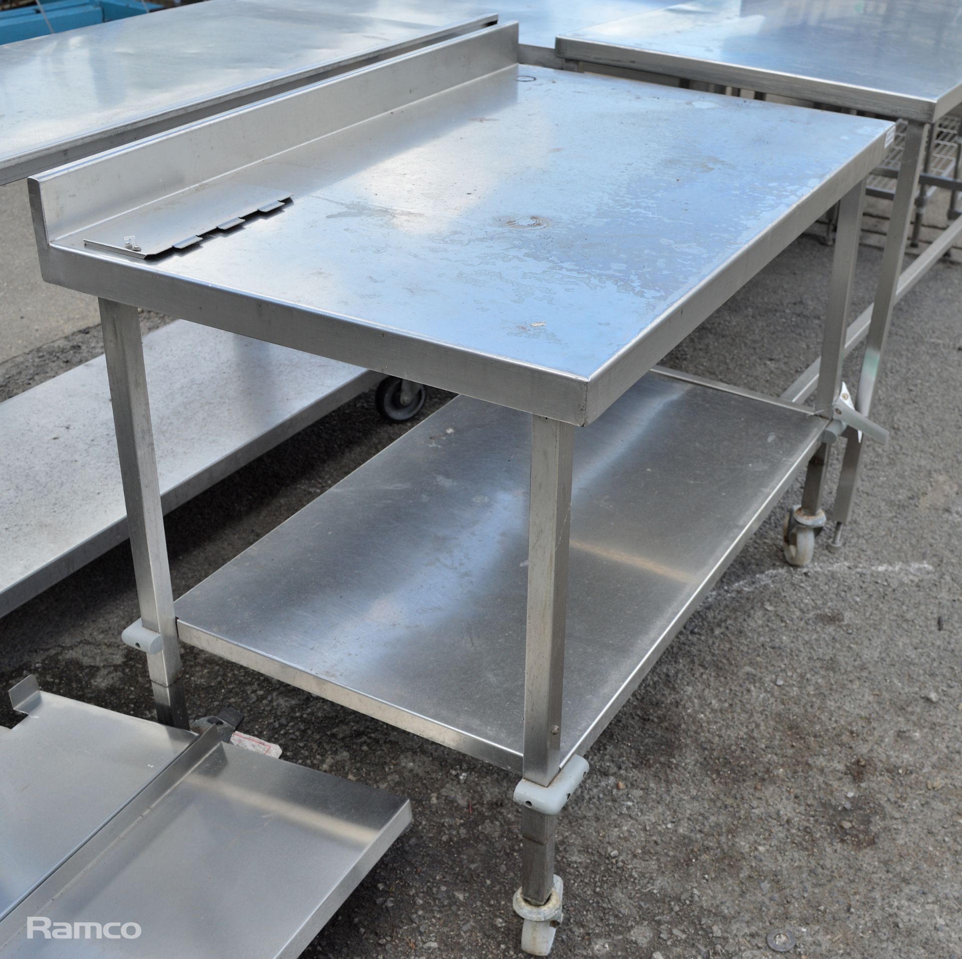 Stainless steel Counter with splashback L111 x W70 x H91cm - Image 2 of 3