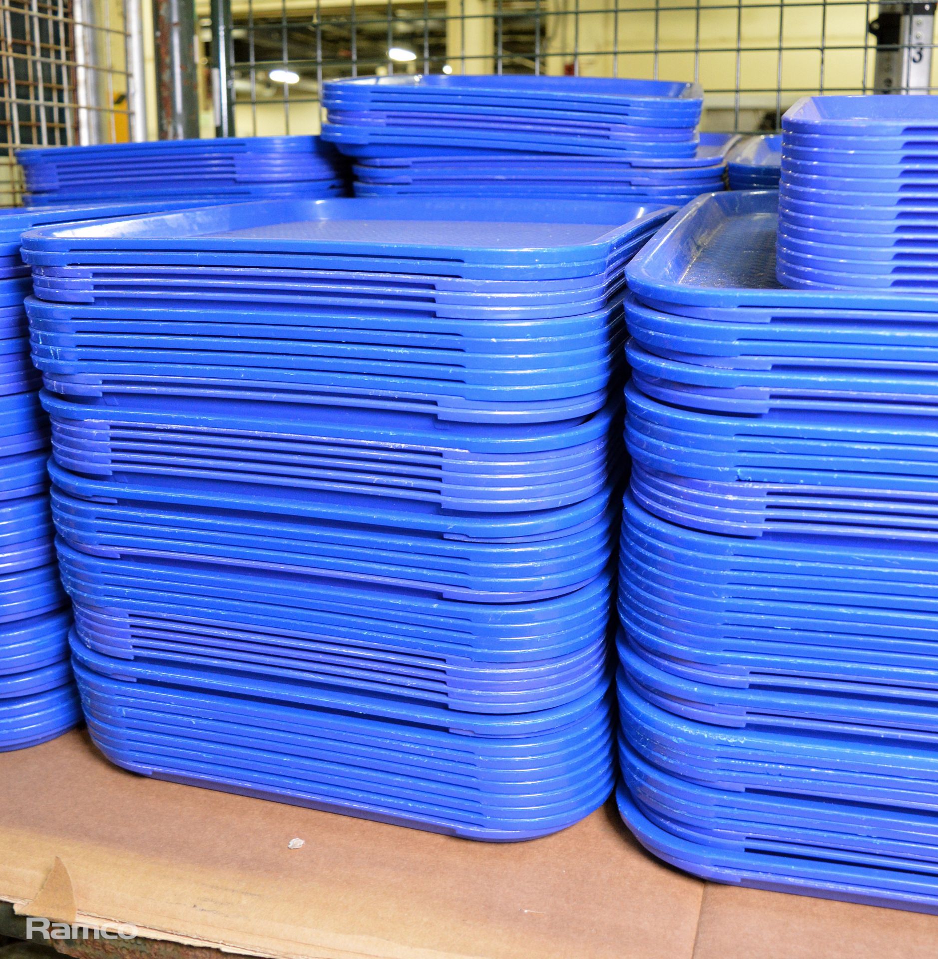 295x Canteen plastic trays - Image 2 of 4